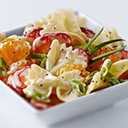 pasta salad with poppyseed dressing and mandarin oranges This Orange Chicken Pasta Salad with Orange Poppyseed Dressing recipe has just a few ingredients and is so easy to make! RECIPE -> https://www.thecountrycook.net/orange-chicken-pasta-salad/