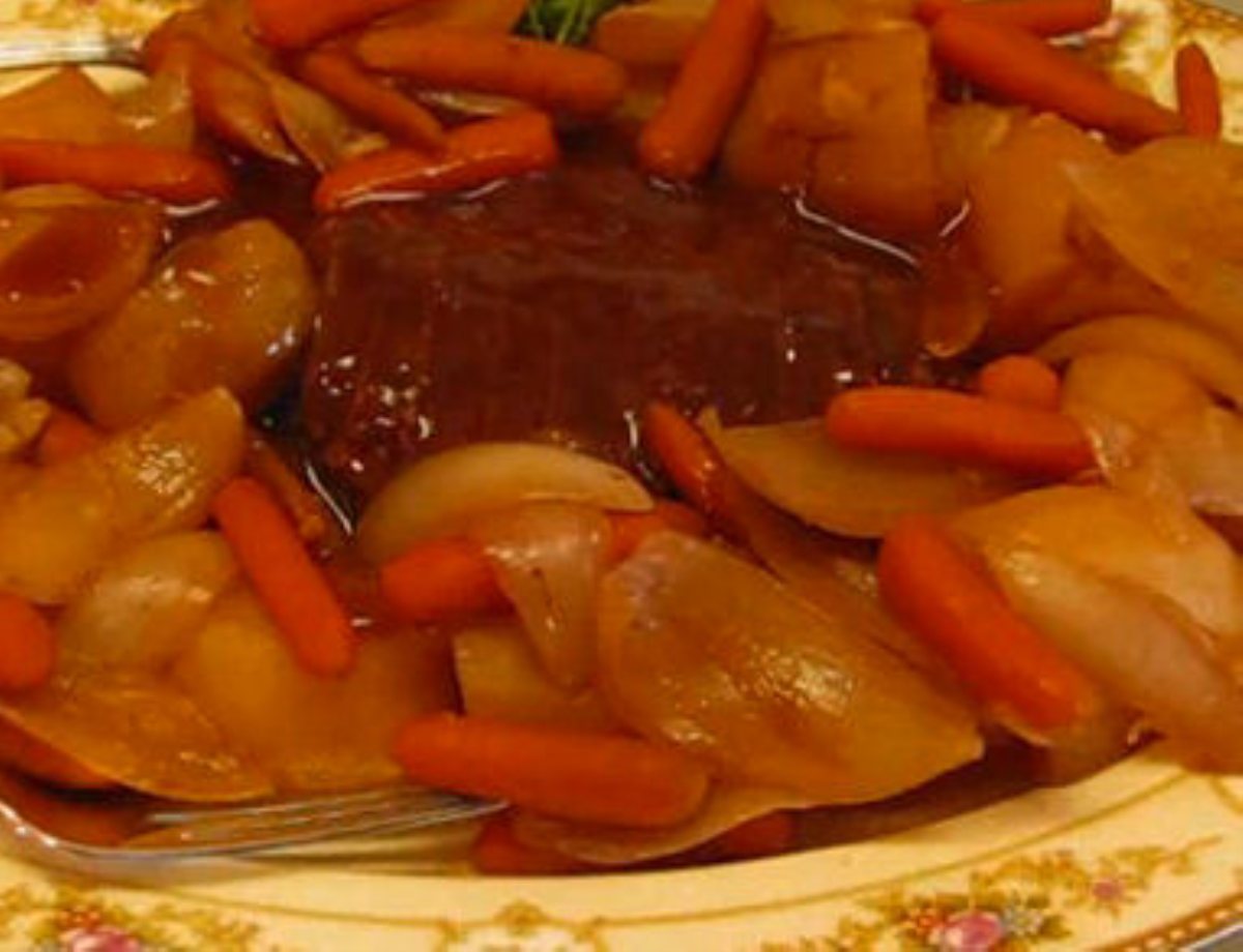 Slow Cooker Pot Roast with Brown Gravy