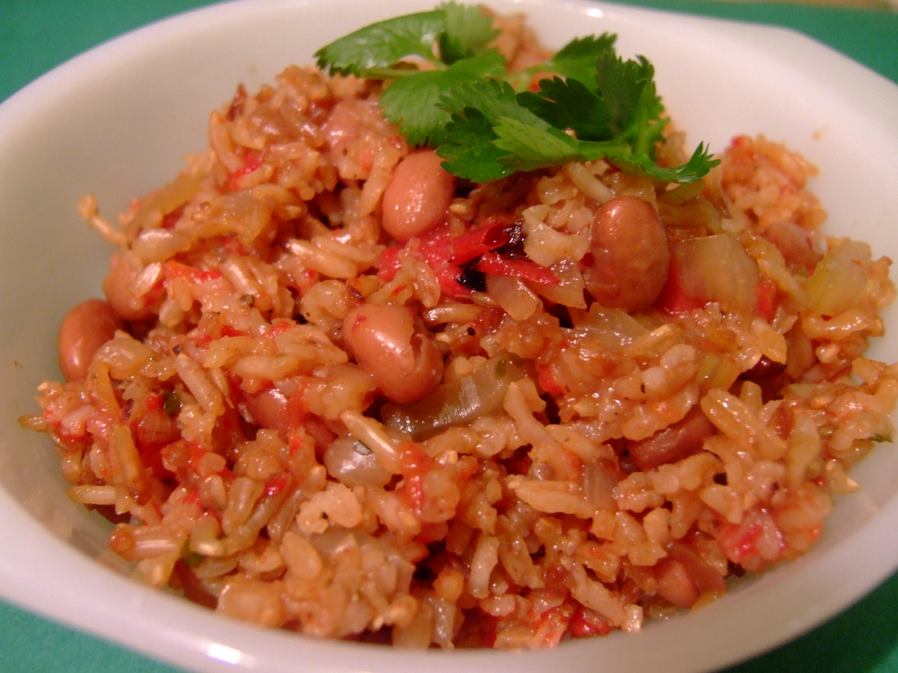 puerto-rican-style-pink-beans-and-rice-habichuelas-con-arroz-blanco