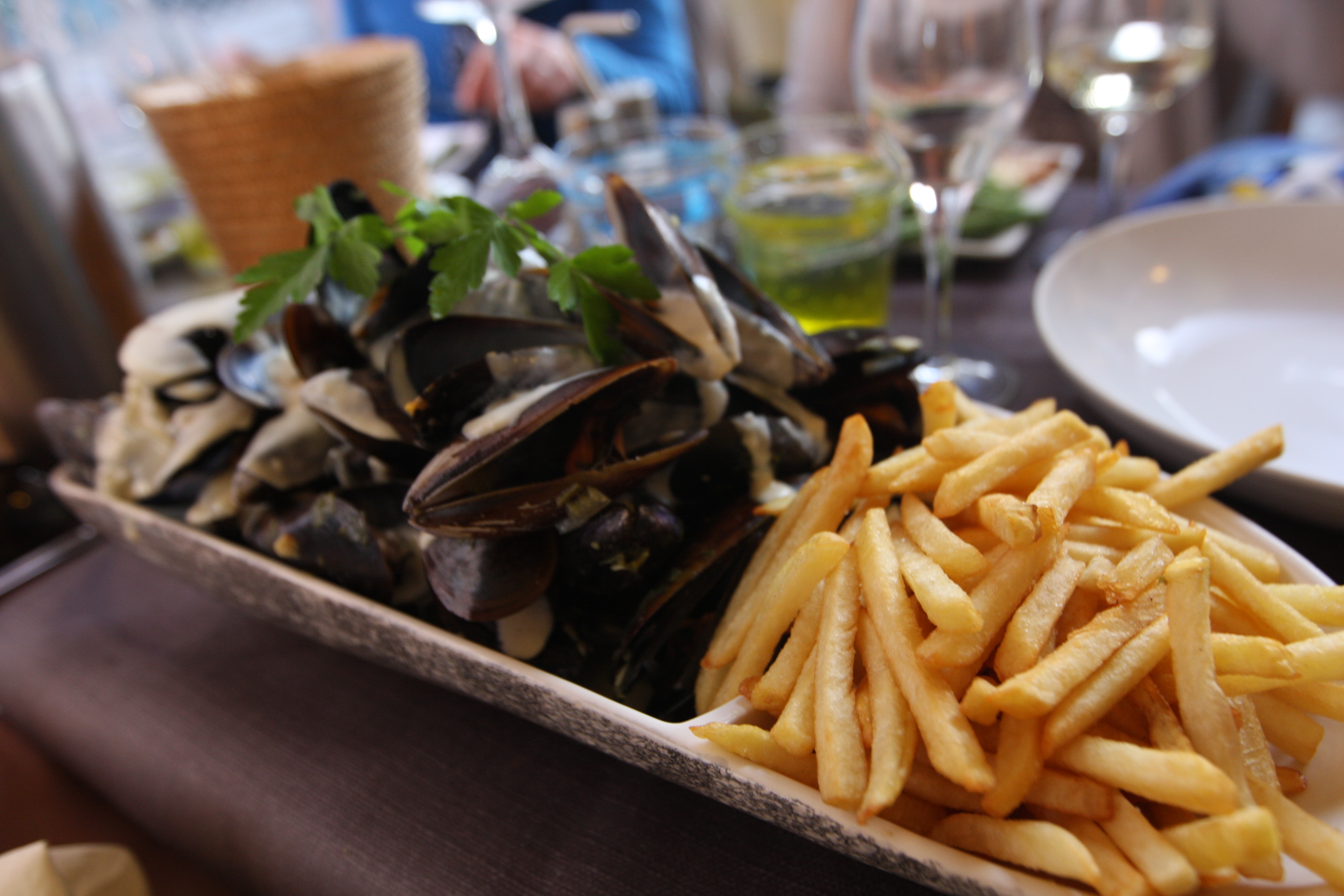 Moules (Mussels) Marinieres Et Frites