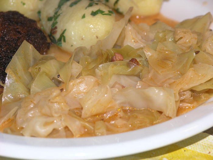 Croatian cabbage stew (“prisiljeno zelje”)