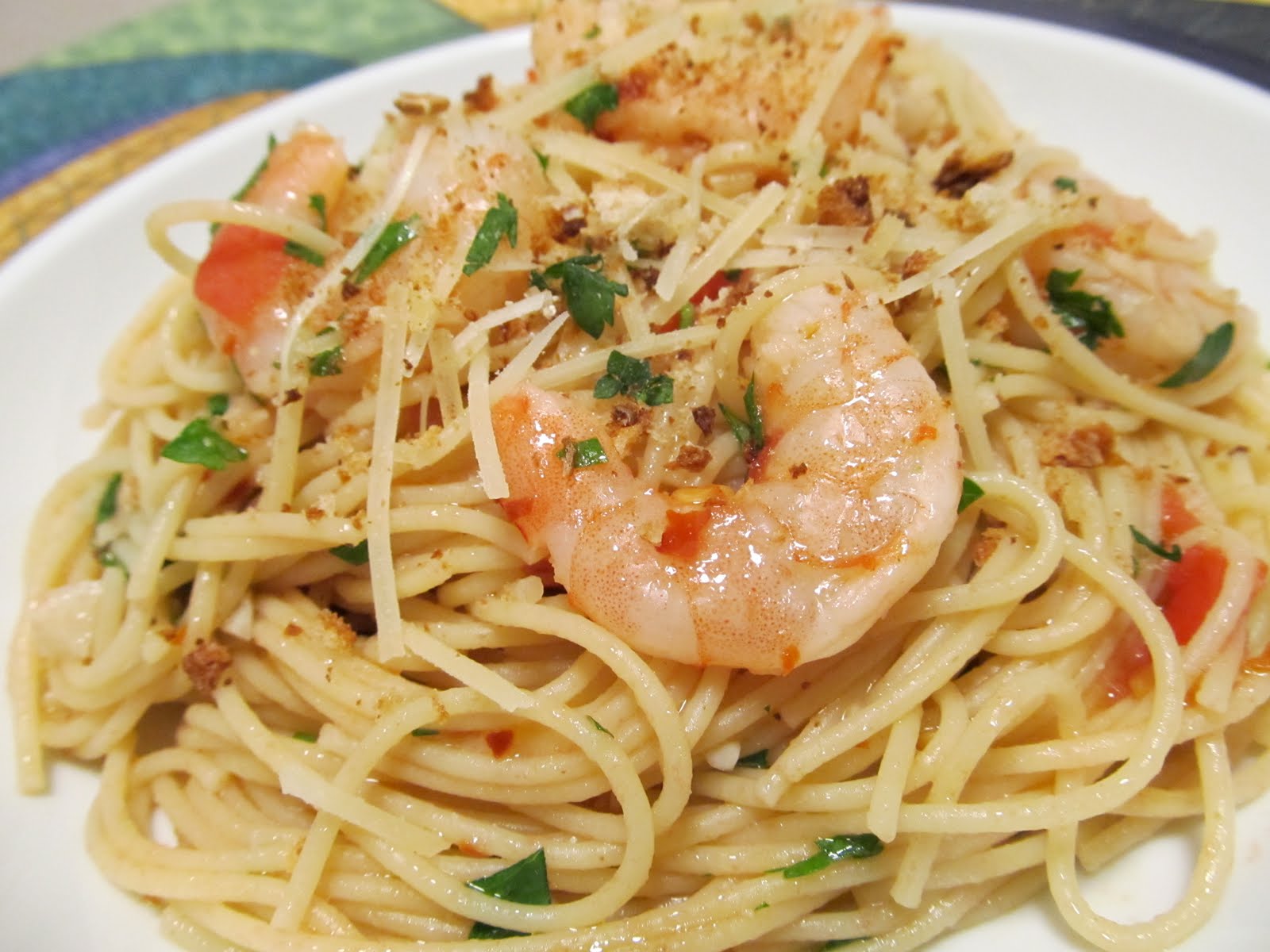 spicy-shrimp-and-garlic-and-oil-spaghetti-pasta-faves