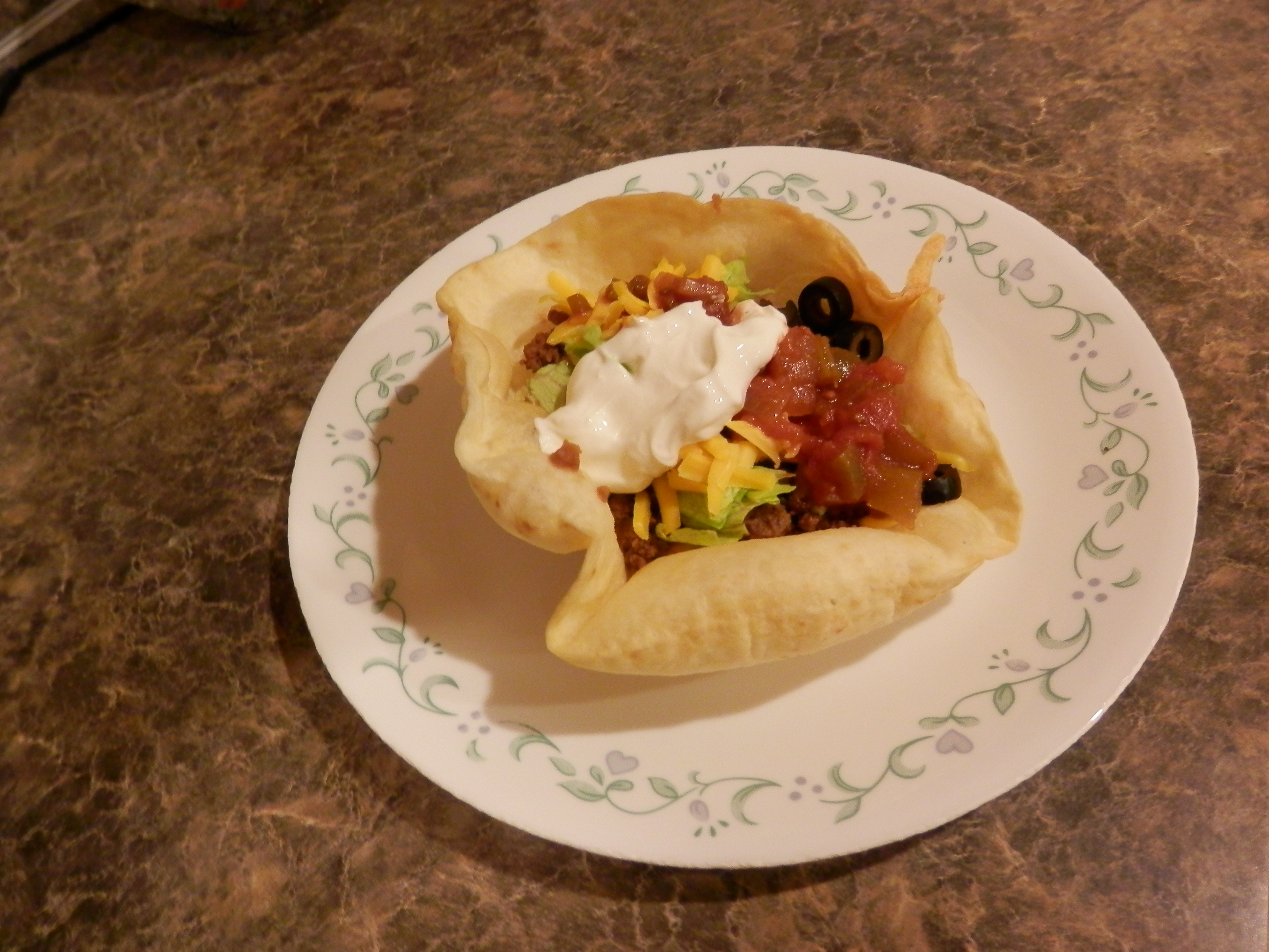 taco-bowls-with-white-shells