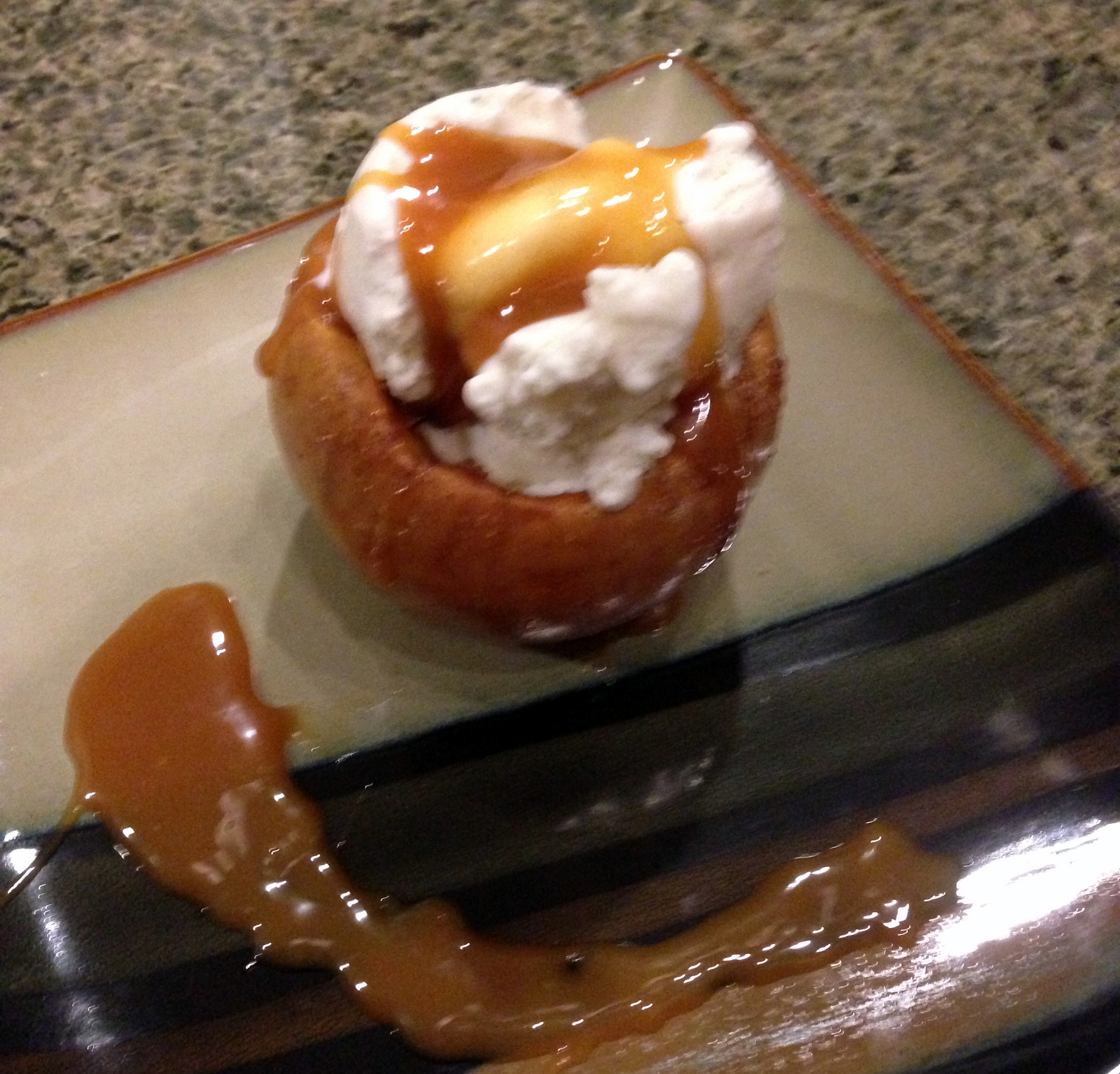 Grandma's Caramel Vanilla Ice Cream Apples