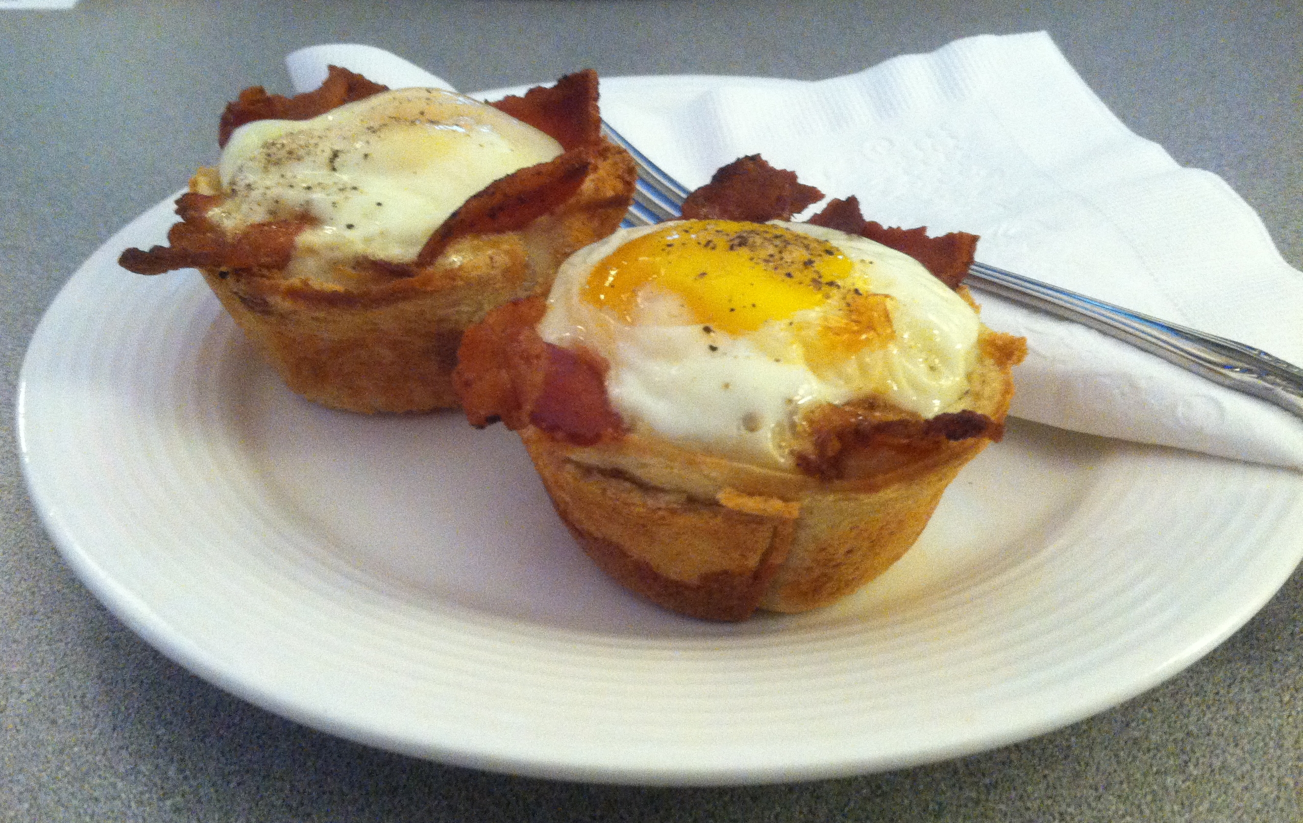 Bacon, Egg, and Toast Cups