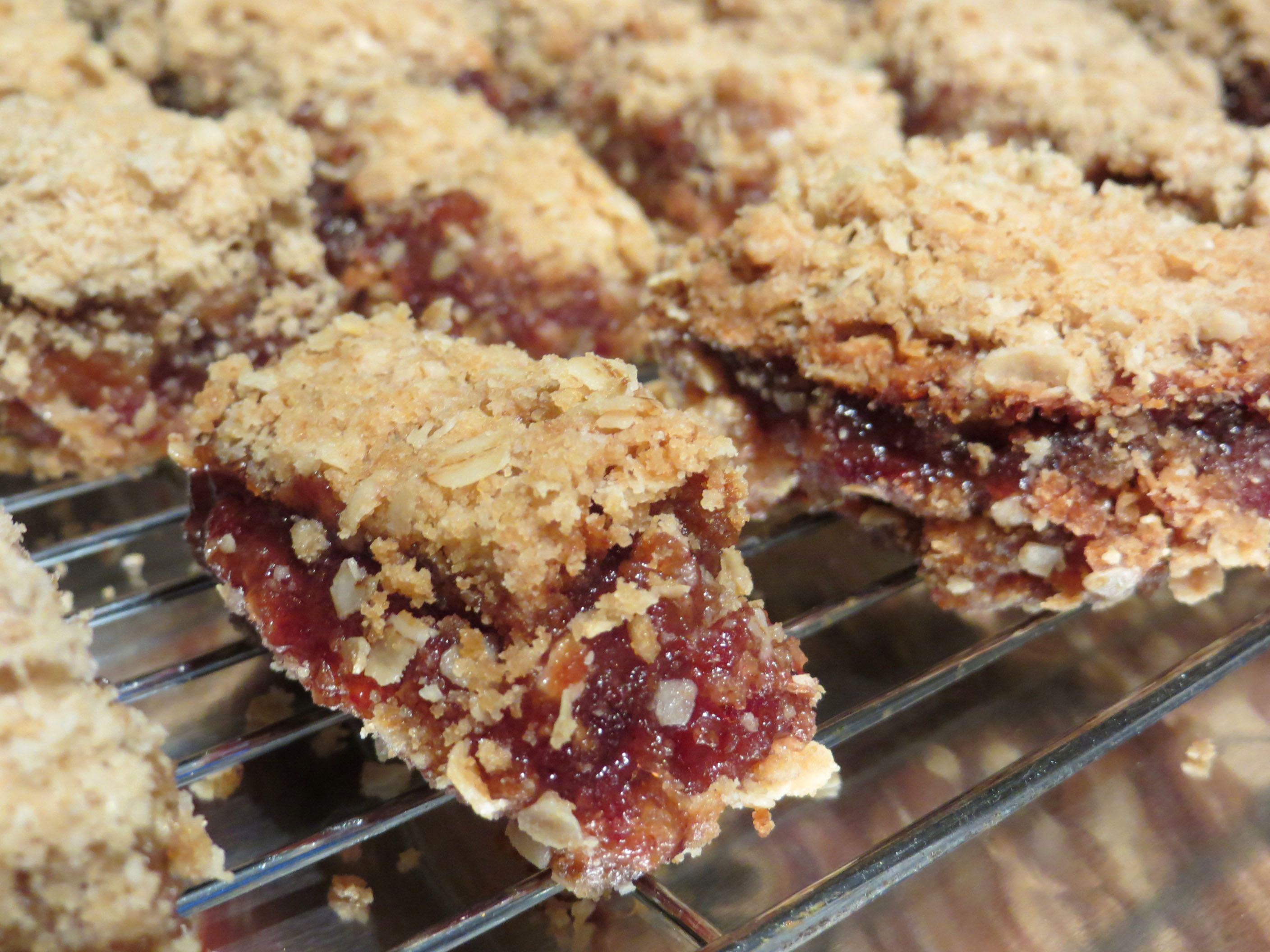 Datefilled Oatmeal Bars