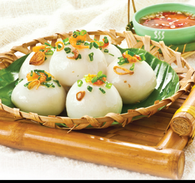 Vietnamese Sticky Rice Dumplings Recipe (Bánh Ít Trần)