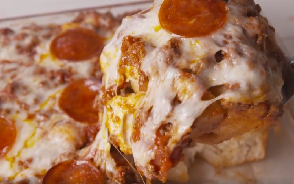 GarlicKnot Pizza Bake